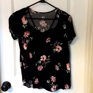 Black/floral short sleeve top